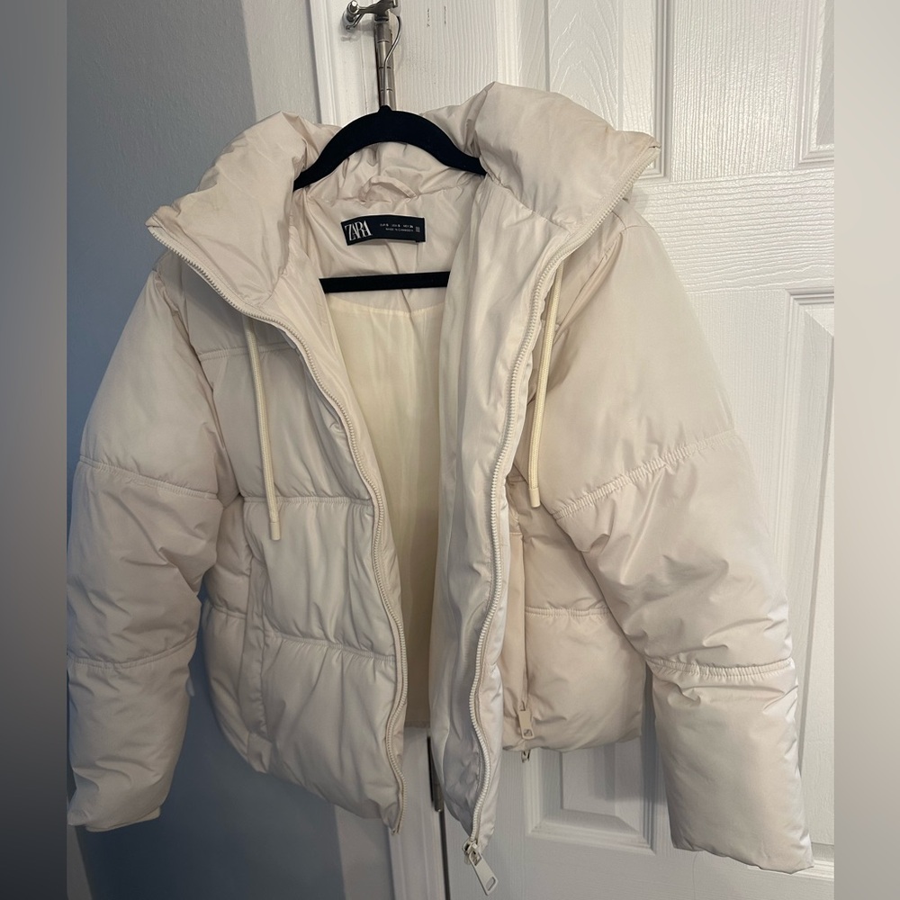 Zara Women's Off-White Puffer Coat